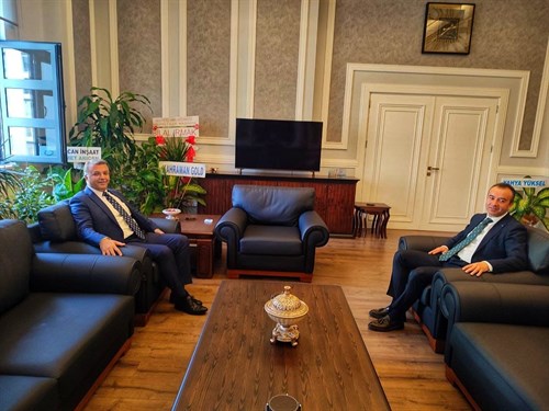  Mersin Cumhuriyet Başsavcısı Sayın Tolgahan ÖZTOPRAK Kaymakamımız Alp Eren Yılmaz'a Makamında Hoş Geldin Ziyareti Gerçekleştirdi.