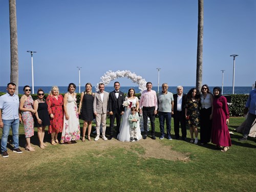 Kaymakamımız Sayın Alp Eren Yılmaz kurumumuz personelleri Mail ve Ayşenur Aydın çiftinin nikah merasimine katılarak nikah şahidi oldu.