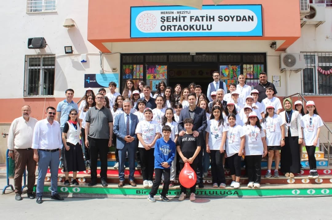 KAYMAKAMIMIZ TURGAY GÜLENÇ, ŞEHİT FATİH SOYDAN ORTAOKULUNDA TÜBİTAK 4006 BİLİM FUARININ AÇILIŞINI YAPTI