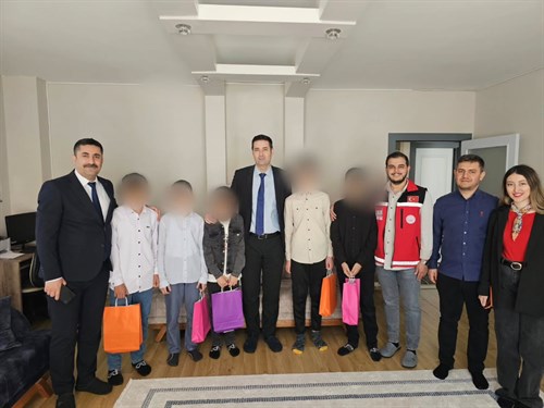 Kaymakamımız Turgay Gülenç,  Ramazan Bayramı Ziyaretlerinde Bulundu 